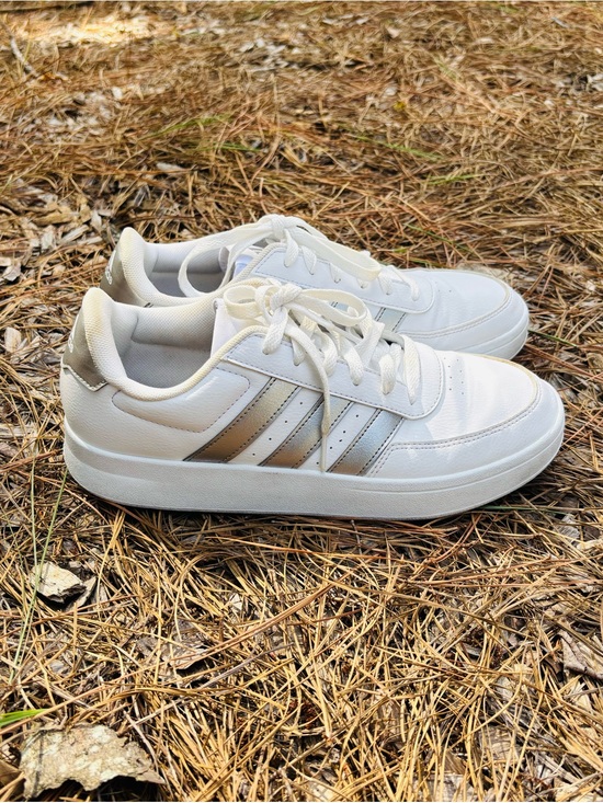 adidas Shoes - Adidas Breaknet 2.0 Women’s White Sneakers with Metallic Silver Stripes size 9.5